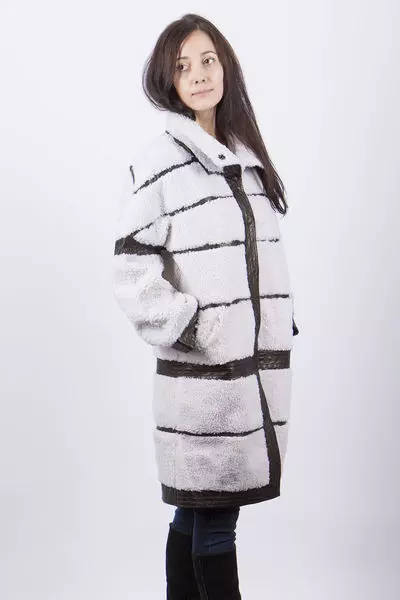 Дубленка женская из овчины белого цвета BK-014049 фото 8